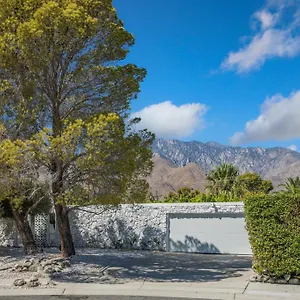 https://former-steve-mcqueens-home.palm-springs-ca-hotels.com